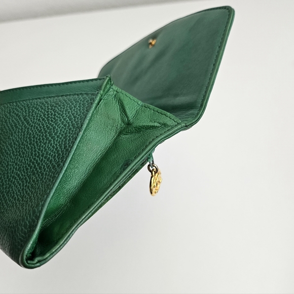 Chanel Green Caviar Vintage Small Flap Wallet - Picture 11 of 14